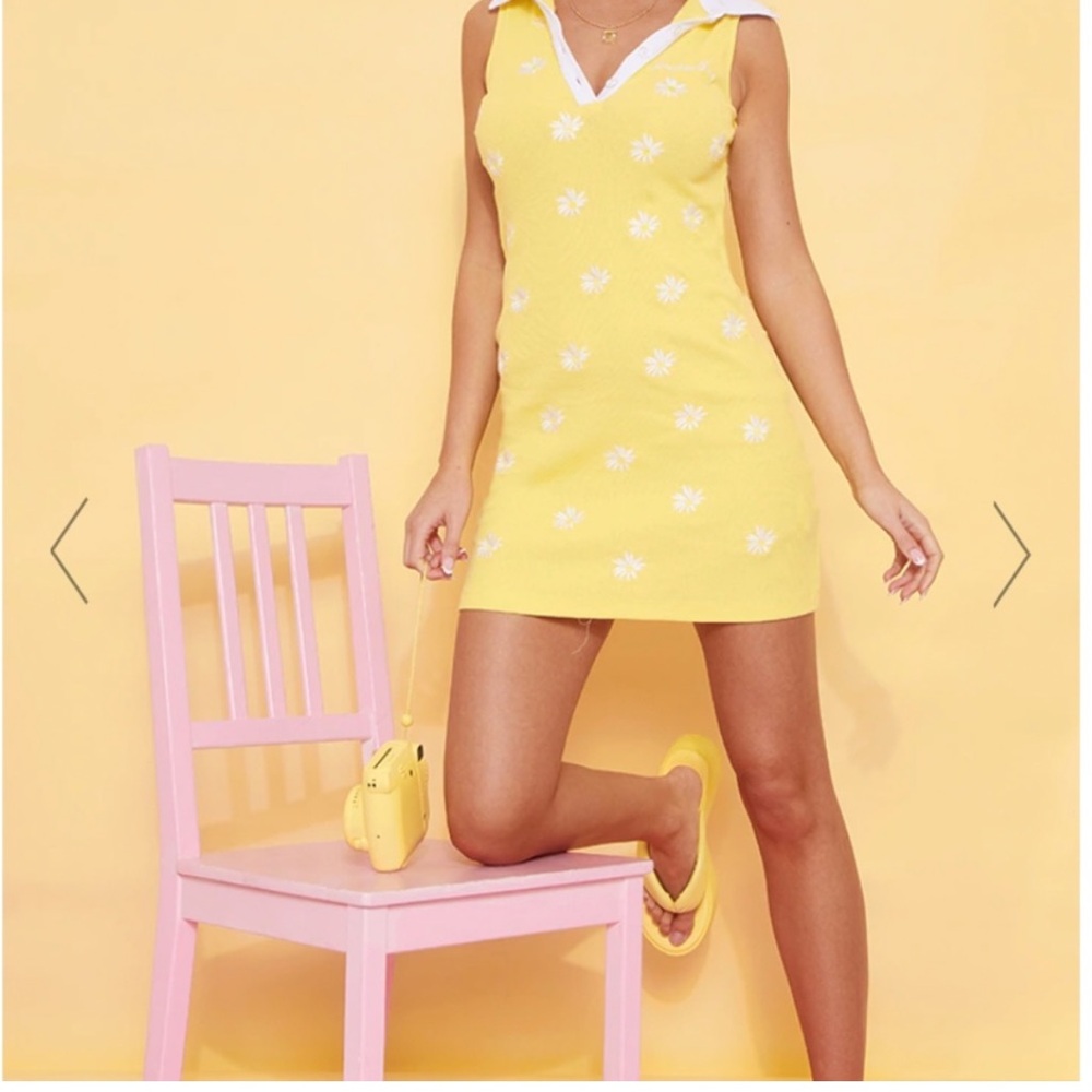Pretty Little Thing Yellow Embroidered Daisy Polo Collar Bodycon Dress NWT!